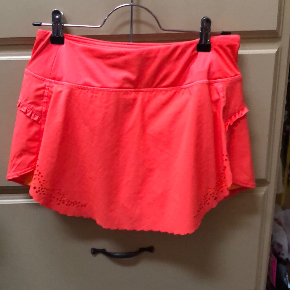 Cute, never worn tennis skirt. Size small